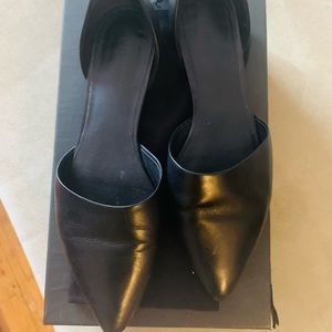 Vince Nina in Black, 7 1/2 M